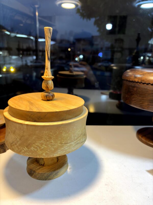 شکلات خوری چوبی پایه دار