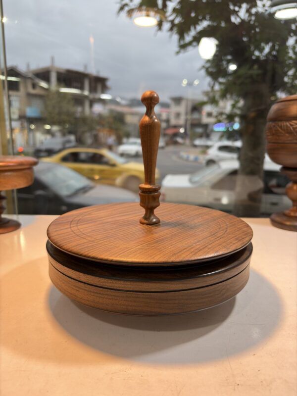 شکلات خوری چوبی